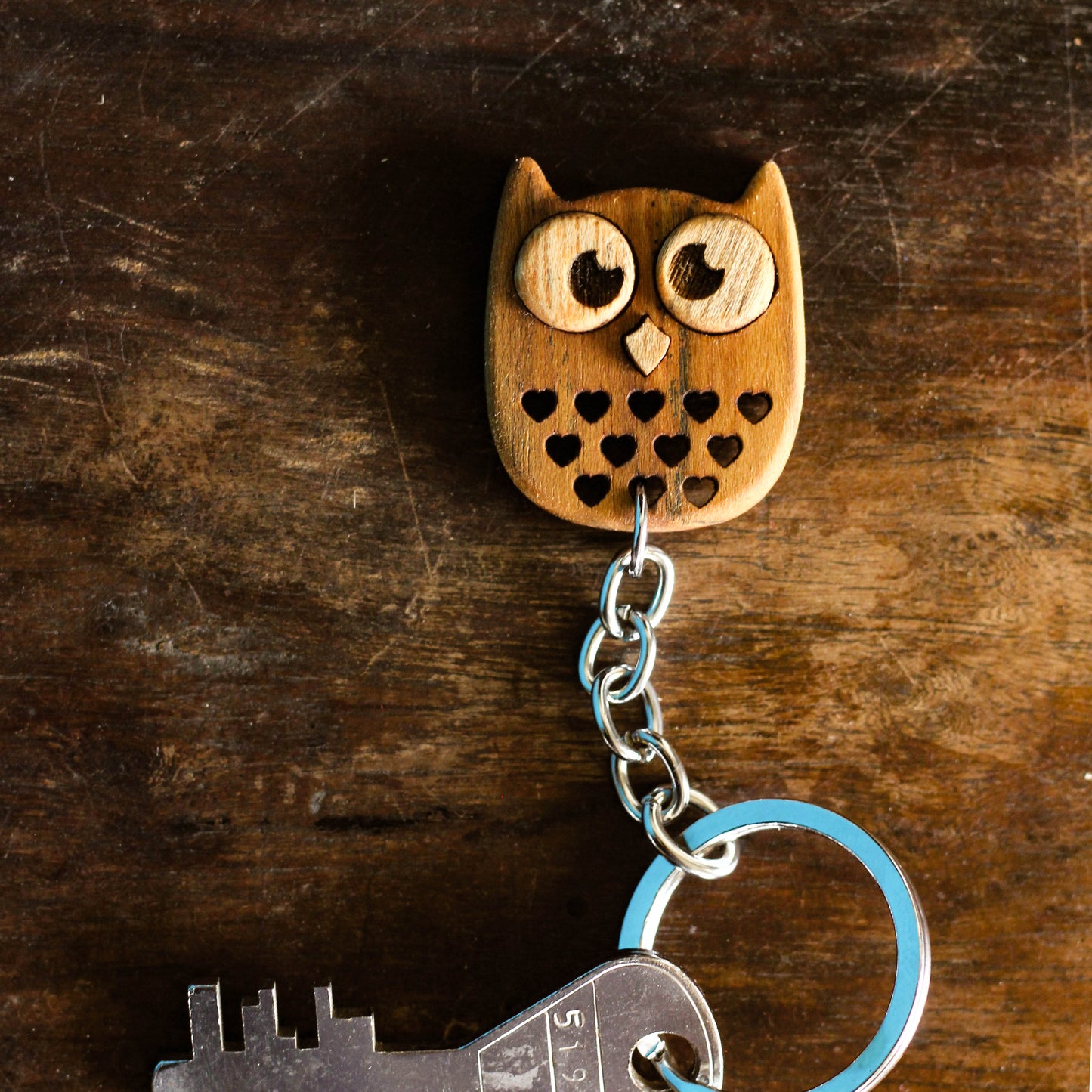 Eco-Wood Owl Keychain - Sustainable Keychain with Wise Owl Design