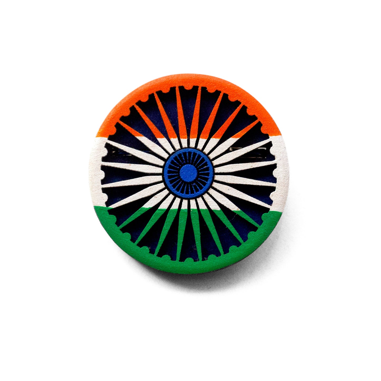 Pin de bandera india de madera ecológica: insignia del orgullo nacional ecológico.