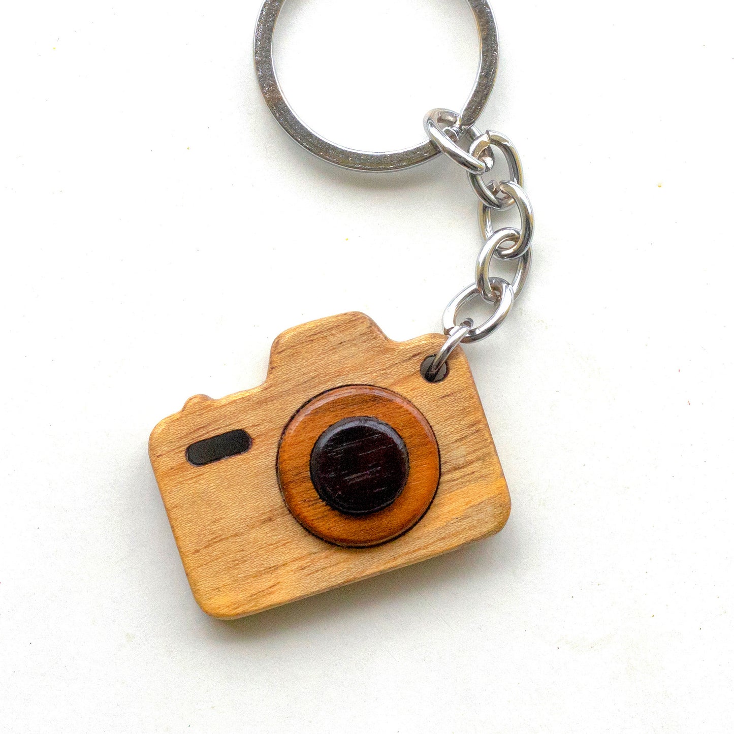 Wooden Camera Keychain - Eco-Friendly Keychain for Photography Enthusiasts