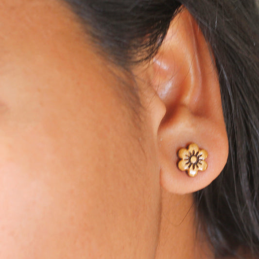 Wooden Flower Ear Studs - Eco-Conscious and Nature-inspired Earrings