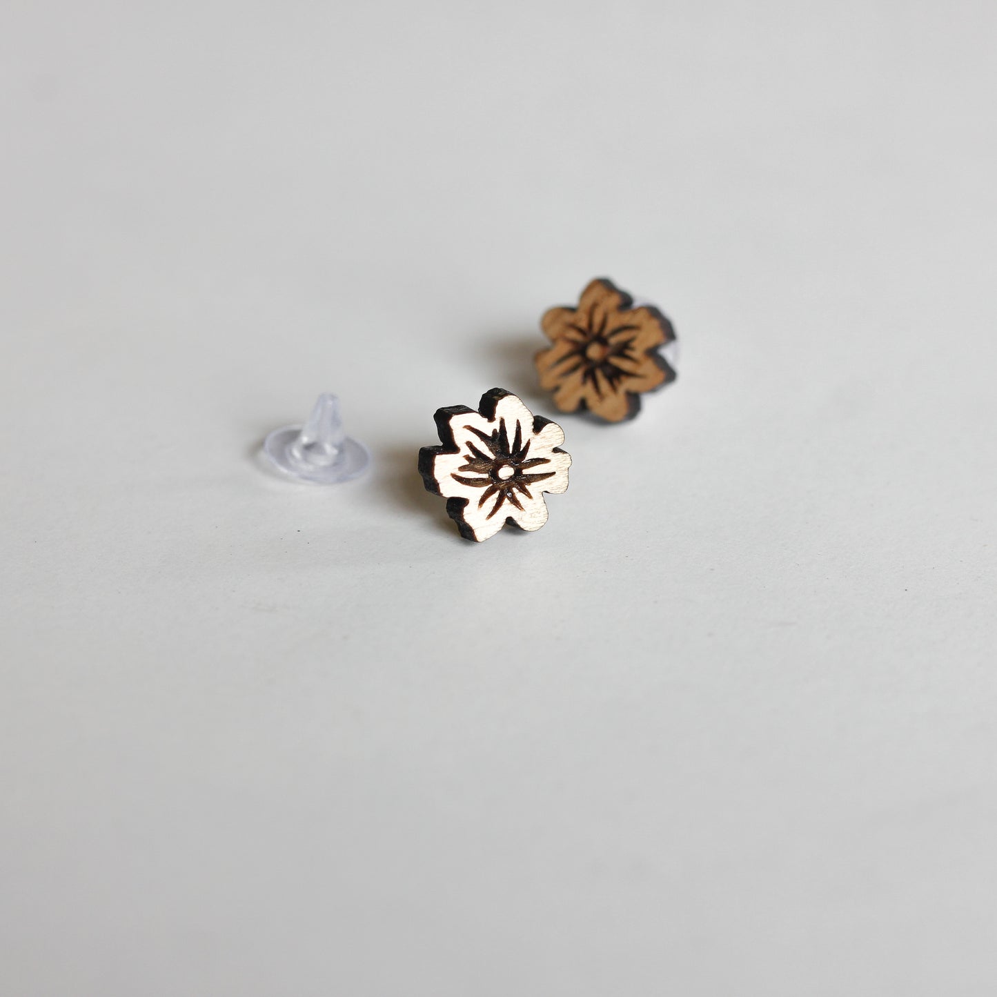 Pendientes florales ecológicos: pendientes de flores silvestres de madera sostenibles y de moda