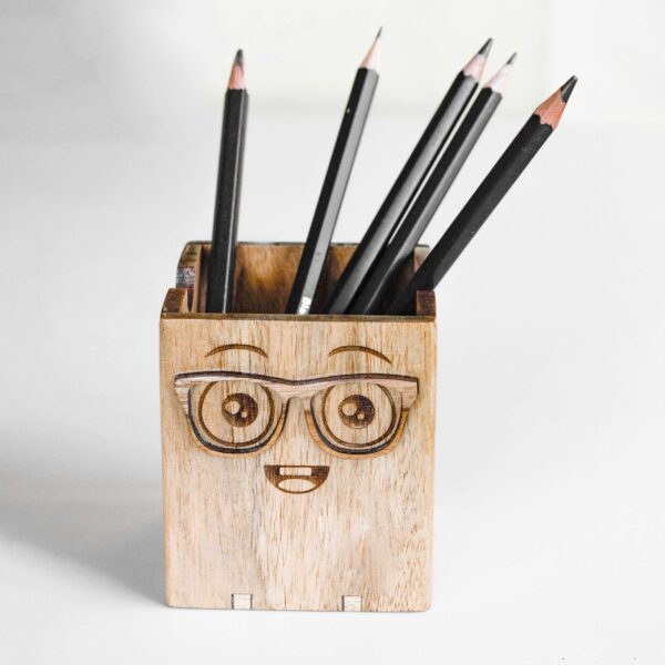 The Thinking Tree – Wooden Spectacle Pen Holder
